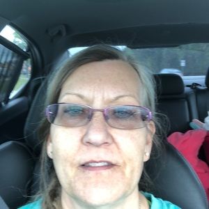 Meet your Posher, Carrie